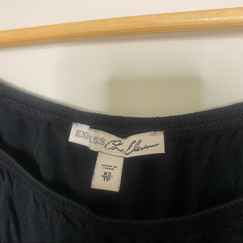 Express Embroidered Floral Crop Top - Picture 5 of 6